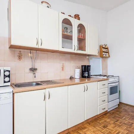 Pet Friendly In Rab With Wifi Apartment