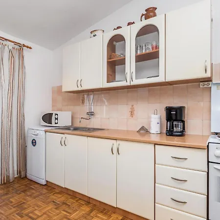 Pet Friendly In Rab With Wifi Apartment Rab Town