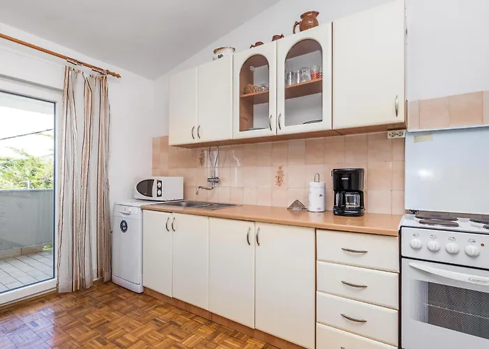 Stunning In Rab With Wifi Apartament Rab Town
