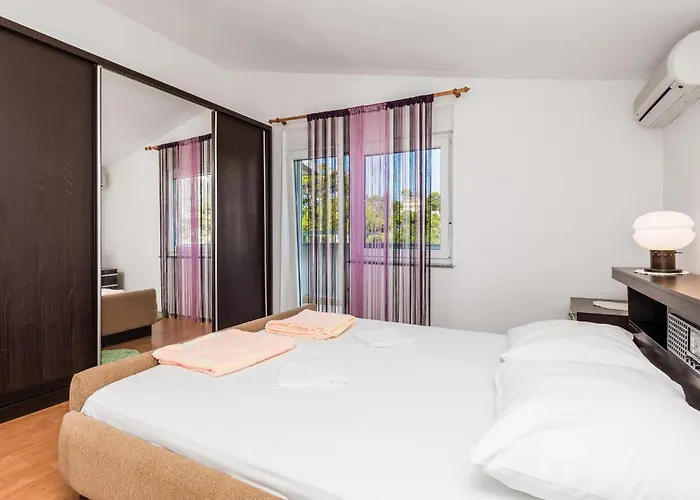 Stunning In Rab With Wifi Apartament *